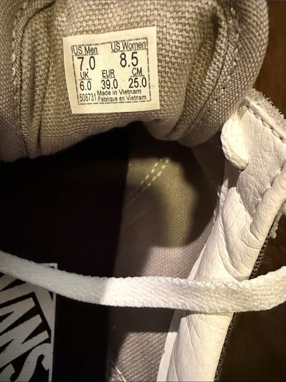 NWOT Vans Low-Top Sneakers in Light Gray and White - Picture 6 of 6